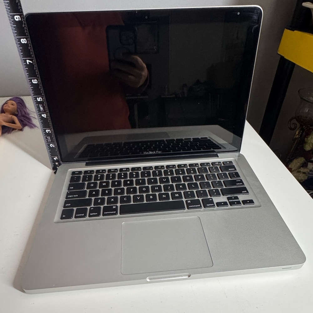 Apple MacBook Pro Laptop A1278 Silver – For Parts / Repair